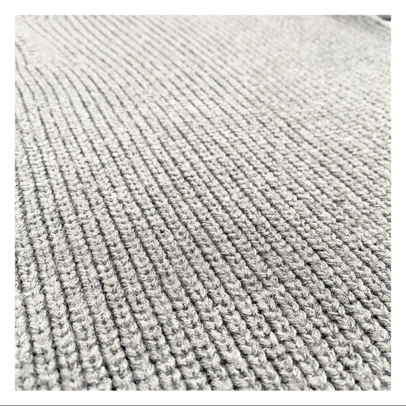 Mossimo Long Sleeved Grey Sweater Small - Picture 5 of 7